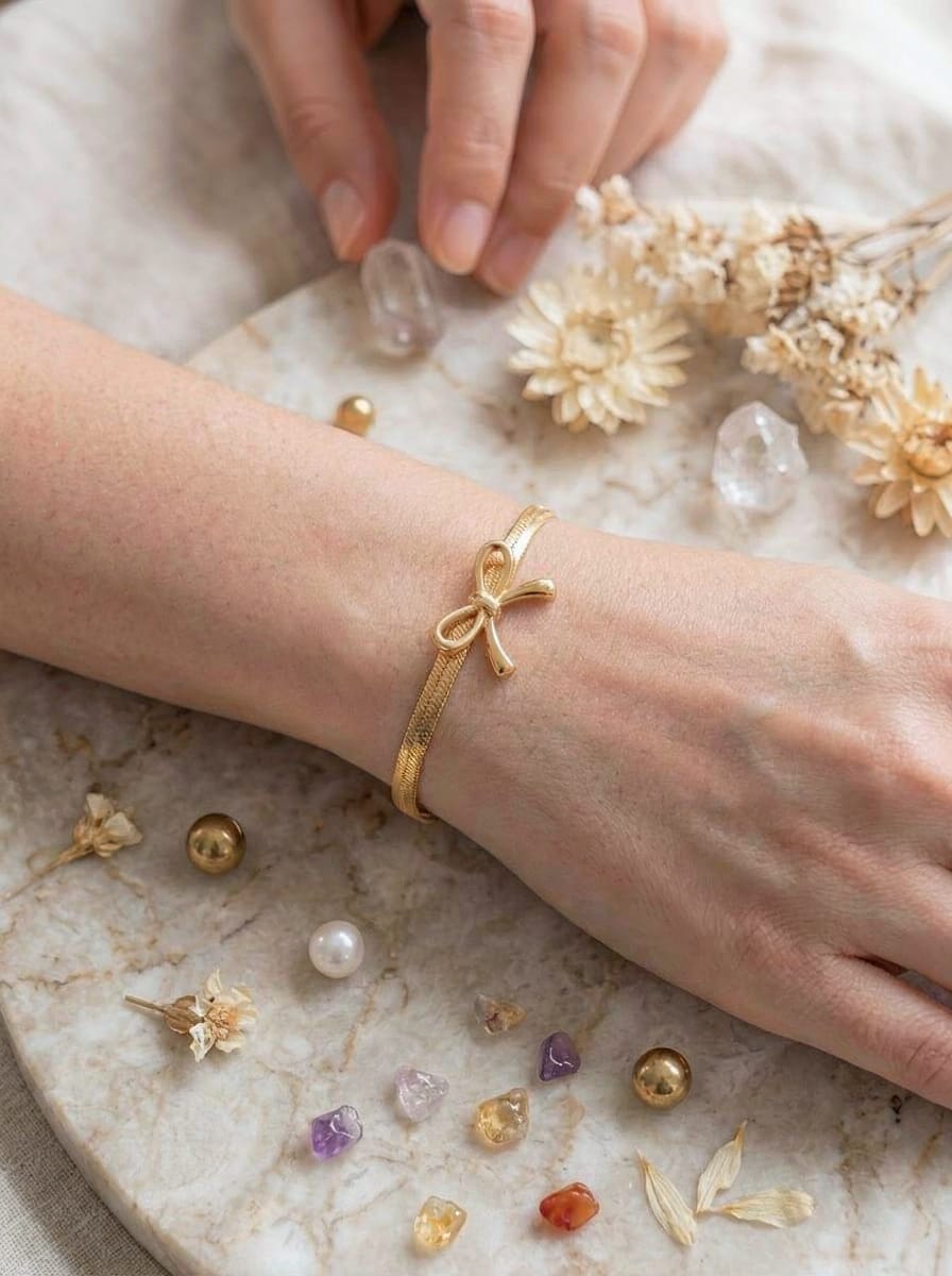 The Aurora Anti-Tarnish Bow Bracelet – Gold Stainless Steel