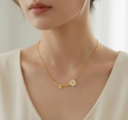 The Blooming Daisy Minimalist Anti-Tarnish Necklace – Gold-Tone