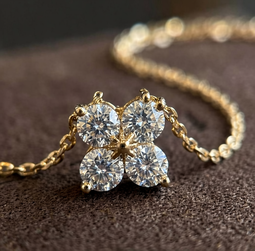 Dainty Four-Leaf Clover Necklace | Waterproof & Anti-Tarnish